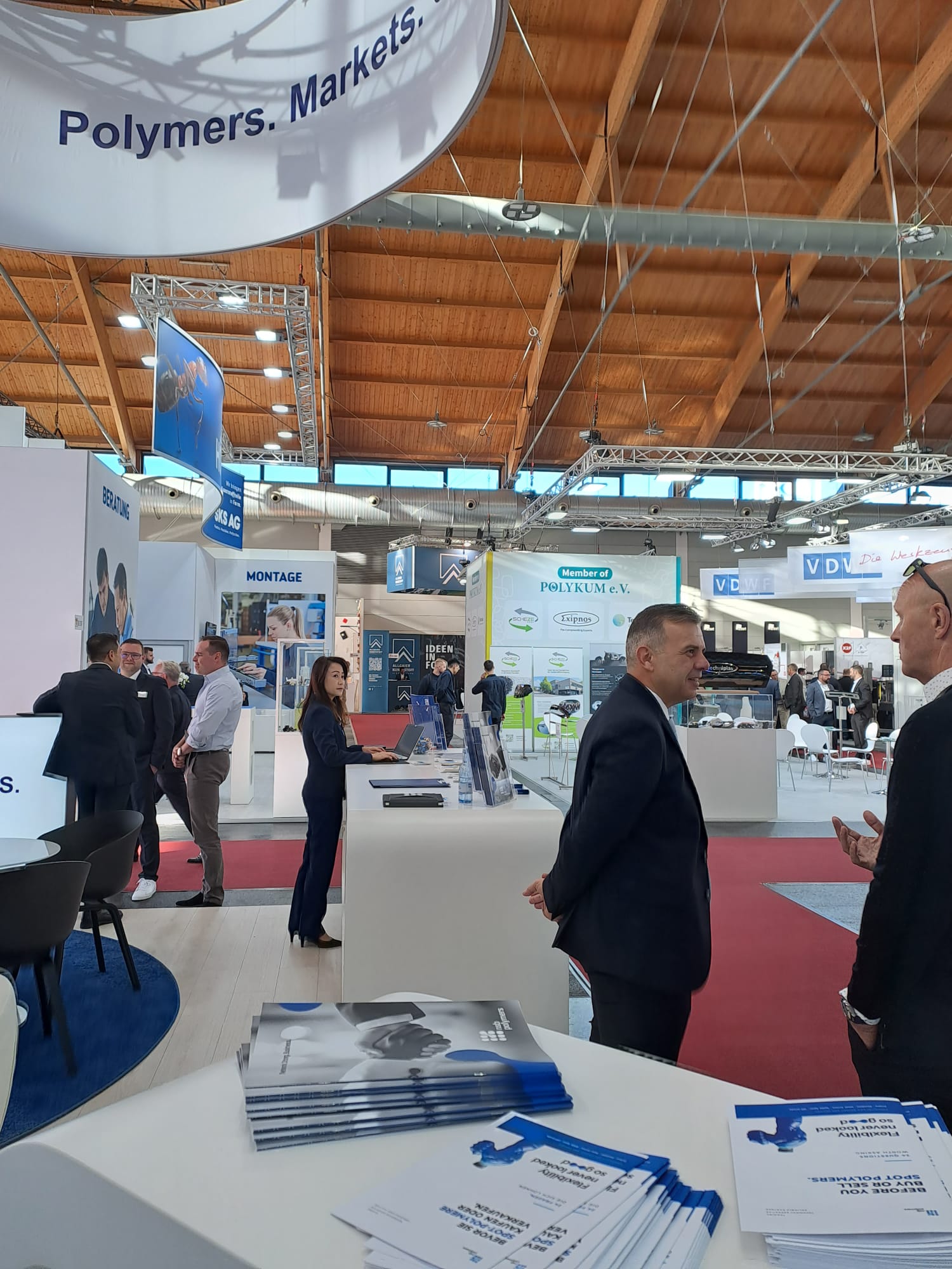 In conversation with a visitor at FAKUMA 2026